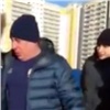 «Приехали братки в цепях»: владельцам экономжилья в Красноярске не дают сменить УК