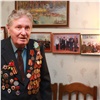 Мэр поздравил красноярского ветерана с юбилеем