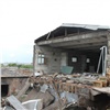 В Красноярске обрушилось заброшенное здание (видео)