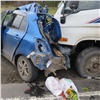 В Красноярском крае грузовик расплющил вылетевшую на «встречку» легковушку 