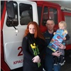 «Люди могли не проснуться»: красноярку наградили за спасение жителей горящего дома