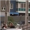 «Кричал и просил вызвать полицию»: в Покровке неизвестные насильно увезли мужчину на Mercedes (видео)