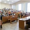 В России выпускникам запретили сдавать два экзамена по математике. Некоторые могут остаться без аттестата