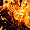 В Хакасии женщина сумела выбраться из горящего дома. Отец и муж погибли в пожаре