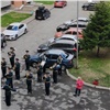 Красноярские военные поздравляют ветеранов оркестрами во дворах (видео)