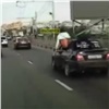 Еще двух красноярских водителей наказали за перевозку пассажиров вне кабины авто (видео)