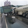 Трассу в районе Уяра перекрыли из-за столкновения грузовика с бензовозом. ГИБДД показала схемы объезда (видео)