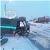 В Ачинске машина судмедэкспертизы влетела в КамАЗ: есть погибшие