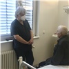 «Хватит лет на 10»: в красноярском кардиоцентре заменили кардиостимулятор у 101-летнего пациента