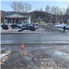 В Дивногорске неизвестный водитель сбил на парковке 80-летнюю бабушку и сбежал. Полиция просит помощи в его поиске