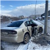 «Ехал привычным маршрутом в детский сад, но не учел состояние дороги»: в Красноярске водитель врезался в столб 
