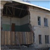В Канске мародеры ради металлолома разгромили дом с обрушившейся стеной. Хозяева квартир могут остаться без нового жилья (видео)