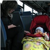 В красноярской маршрутке опрокинулась коляска с младенцем. В случившемся винят невнимательную мать (видео)
