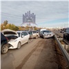 На Енисейском тракте в Красноярске столкнулись 6 машин 