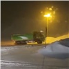 «Каша полная»: четыре грузовика и пикап разбились при спуске с заснеженной горы в Норильске (видео)