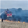 «Фронт огня растянулся на 10 км»: в Хакасии кто-то запалил сухую траву в степи рядом с угольным карьером