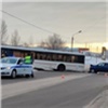 В красноярском Солнечном автобус врезался в «Шкоду»