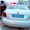 «Паркуются с нарушениями, на месте работает ГИБДД»: возле красноярского «Бобрового лога» собралась большая пробка