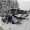 Четыре человека погибли при столкновении автобуса и автомобиля в Курагинском районе Красноярского края 