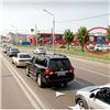 Девочка-подросток попала под колеса BMW на регулируемом переходе на улице Алексеева (видео)