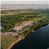 Красноярский фотограф показал, как строят бассейны на Татышеве