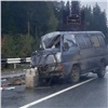 Легковая «Тойота» врезалась в микроавтобус на востоке Красноярского края: есть пострадавший, движение ограничено 
