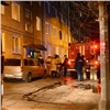 В Красноярске случился пожар в жилом доме на Воронова (видео)