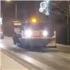 С дорог в Красноярске за ночь вывезли почти 250 КамАЗов снега (видео)
