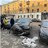УК заплатила более 860 тысяч за рухнувшую на машину глыбу льда в центре Красноярска 