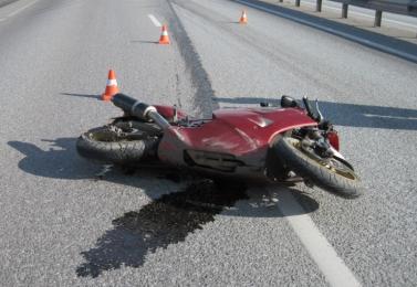 В Советском районе Красноярска женщина-водитель иномарки врезалась в пьяного мотоциклиста