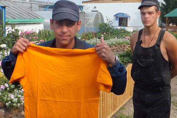 Осужденных подростков в Канской воспитательной колонии переоденут в оранжевые футболки