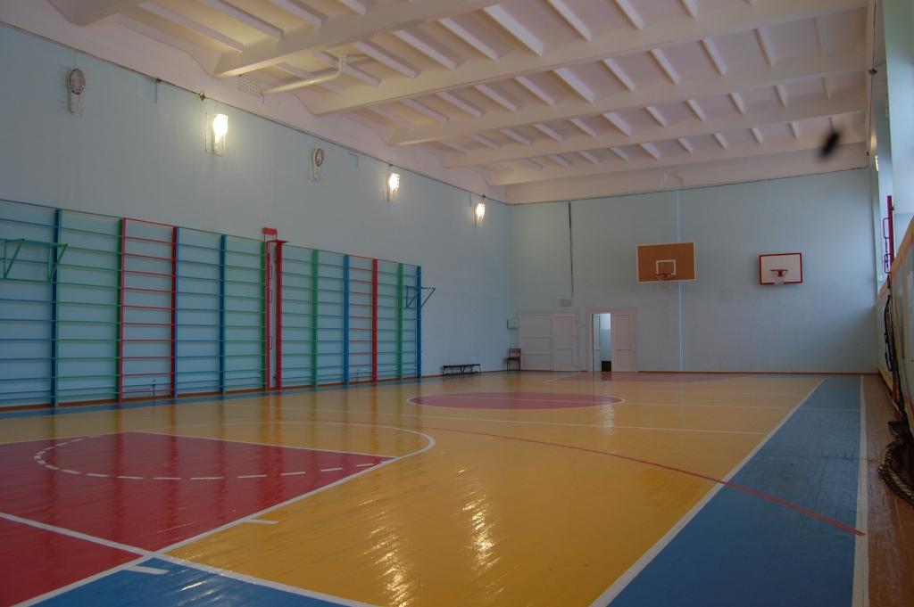Энергетики СГК помогли отремонтировать спортзал школы в Минусинске