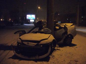 Красноярский автомобилист погиб, врезавшись в столб